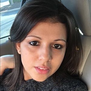 Meet your Posher, Lorena